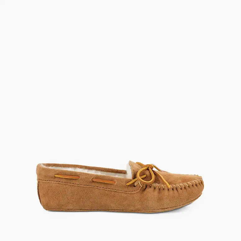 Minnetonka Women's Sheepskin Softsole Slipper- Golden Tan