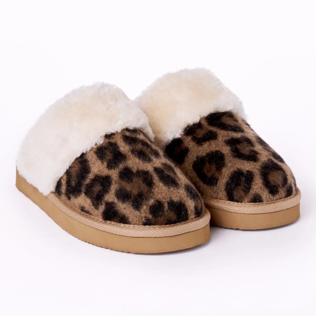Minnetonka Chesney- Fuzzy Leopard
