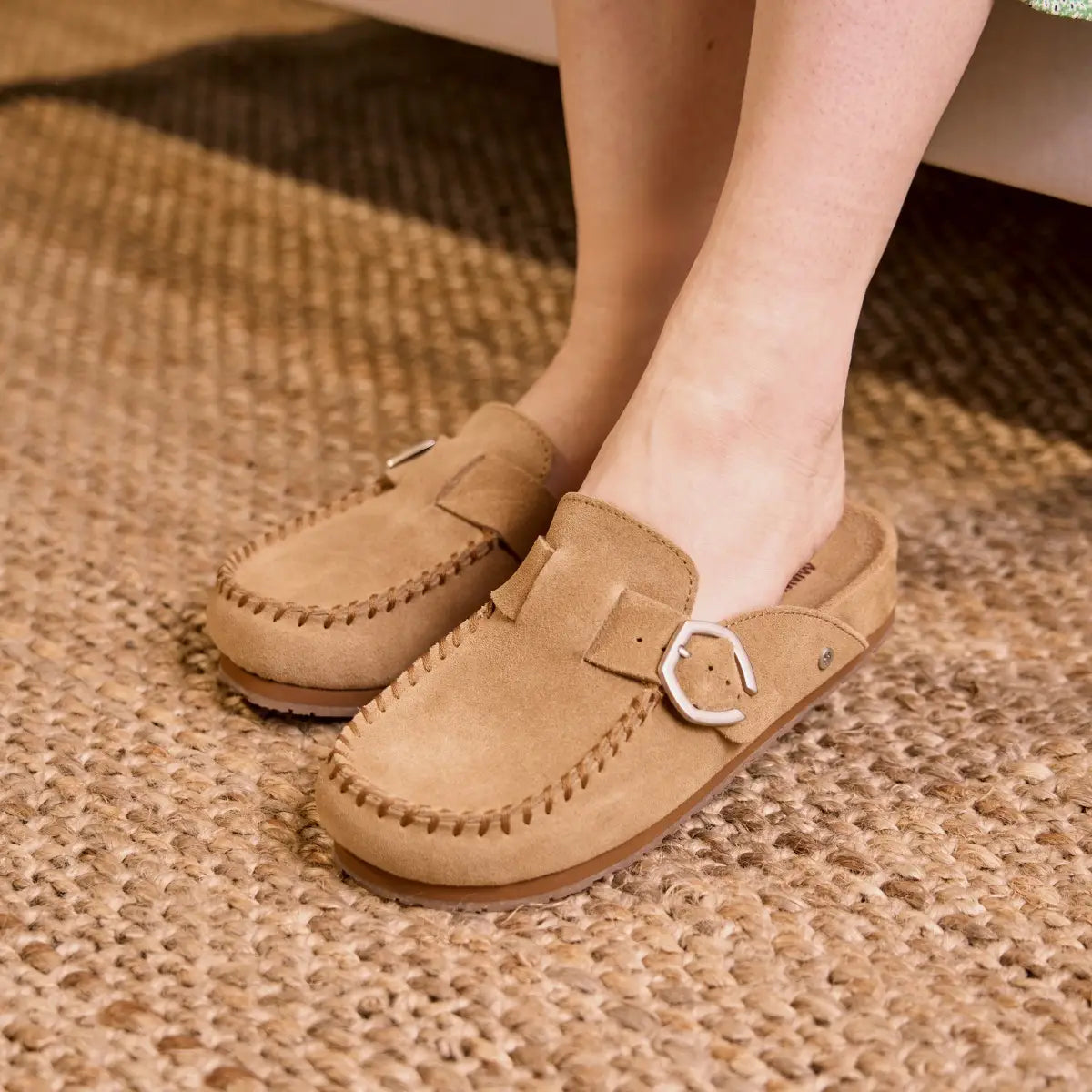 Minnetonka Buckle Clog- Cinnamon